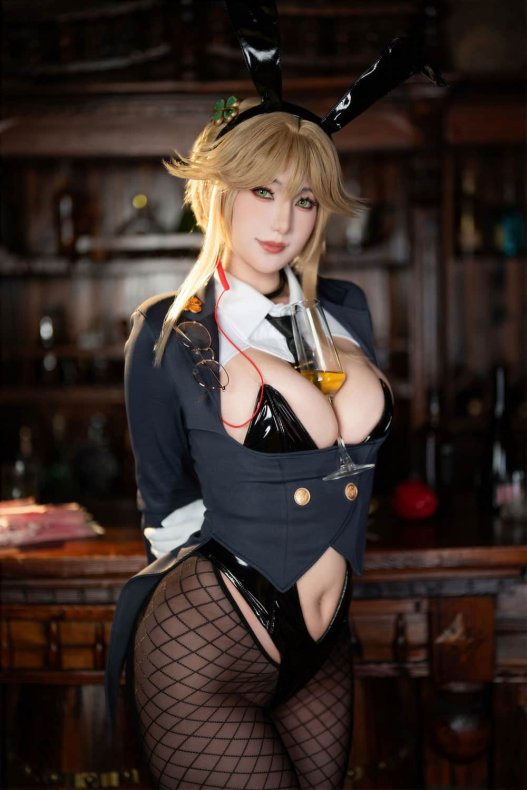 星澜是澜澜叫澜妹呀 Nikke 爱德·特务兔女郎