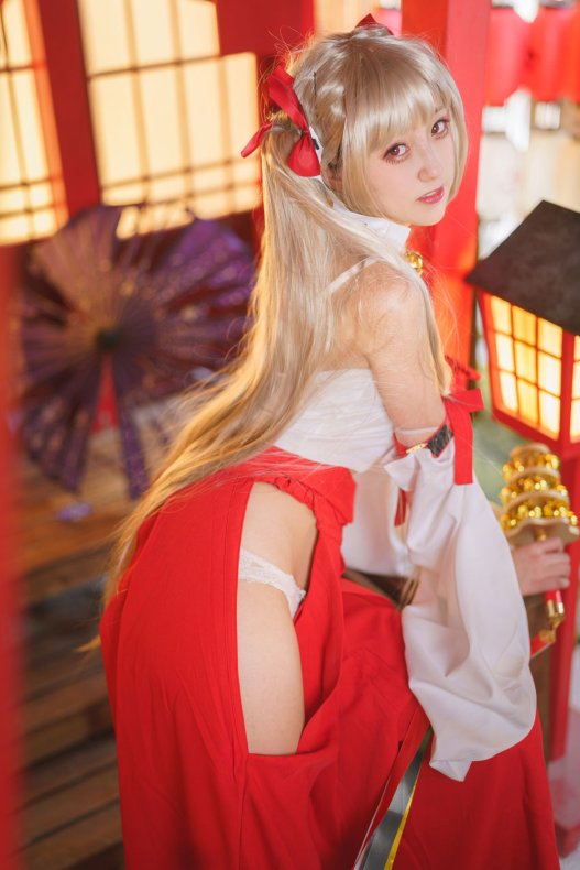 Luisa_零纱 碧蓝航线 可畏巫女