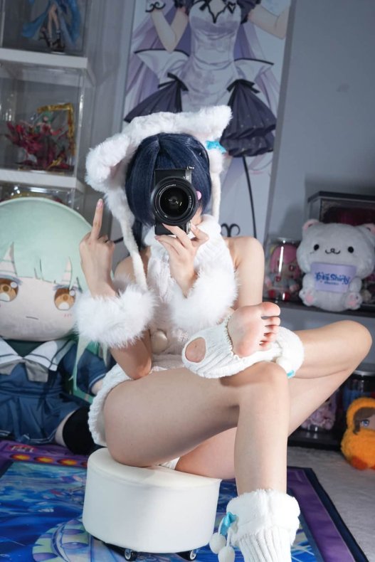 白栎Shirly 妃咲毛衣